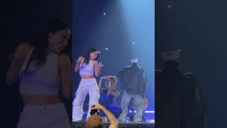 Becky G dándole al PERREO en el concierto de Rauw Alejandro 🍑🔥 BeckyG [upl. by Atlante]