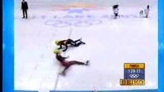 Steven Bradbury wins gold  winter olympics 2002 [upl. by Cirdla990]