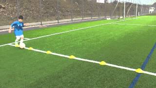 Fussballtraining 6er Reihe Übung 15  Ballkontrolle  Technik [upl. by Denyse947]