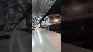 train17031 Mumbai to Hyderabad  Hyderabad express at kalaburgi station [upl. by Nodrog]