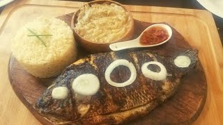 Voici comment je mange de lattiéké au poisson  Délicieuse et facile recette complète [upl. by Tnattirb369]