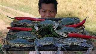 Crab Recipe  Delicious Cooking Sea Crab With Young Green Pepper [upl. by Binnie]