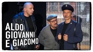 Il controllore  Aldo Giovanni e Giacomo live  RadioItalia 2013 [upl. by Israel522]