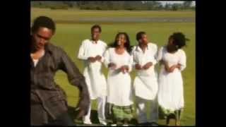 Haacaaluu Hundeessaa Sanyii Mootii Oromo Music [upl. by Enovahs]